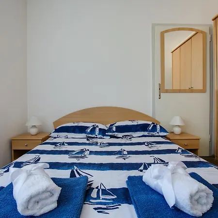 By The Sea - 13502 Apartment Pula